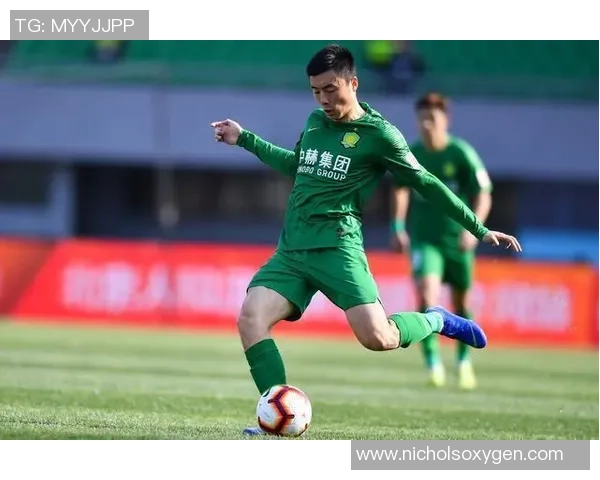 李磊独家分享足球心得与技巧助你提升球技的秘诀与经验