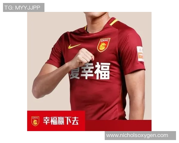 红色足球明星头像女孩展现青春活力与运动魅力的完美结合