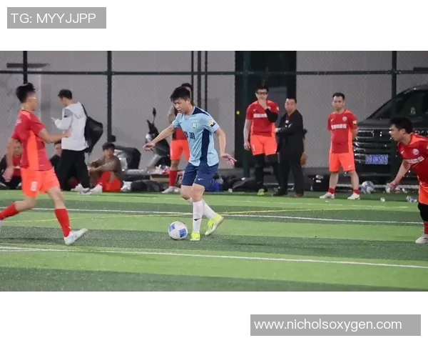 足球巨星远程射门精彩瞬间集锦展现绝佳技术与力量