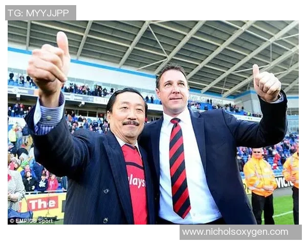 足球明星与刘德华亲密互动视频曝光引发粉丝热议与追捧 足球明星与刘德华亲密互动视频曝光引发粉丝热议与追捧