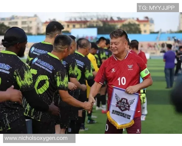 陈百祥足球明星队携手打造足球梦想盛宴点燃球迷热情 陈百祥足球明星队携手打造足球梦想盛宴点燃球迷热情